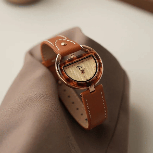 DaintyVintage™ Unique Quartz Watch